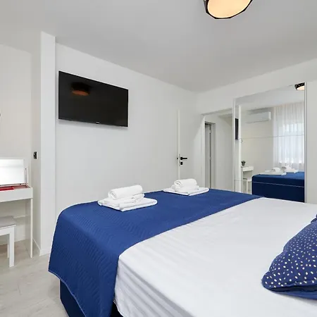 Elli Apartment *