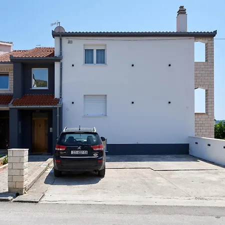 Apartment Elli